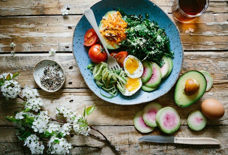 Chế độ dinh dưỡng cân bằng và bù nước đúng thời điểm là nền tảng phục hồi cơ bắp hiệu quả